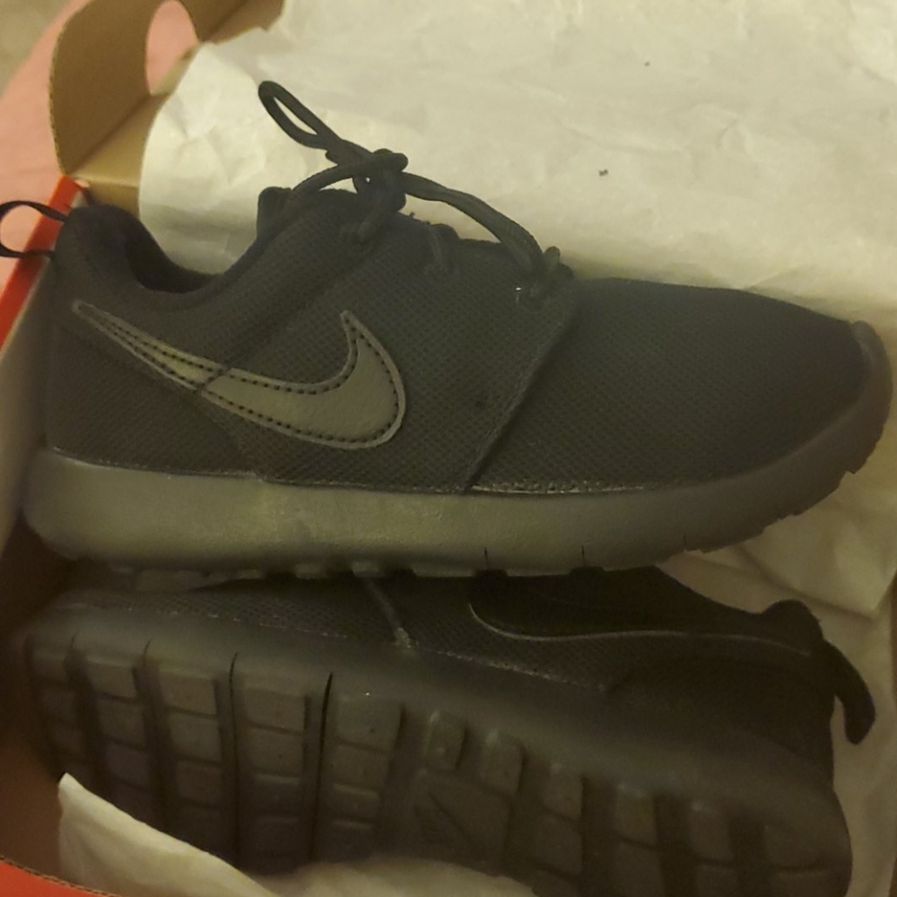 Boys Black sneakers